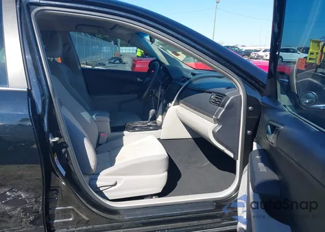 2013 Toyota Camry Le z USA, uszkodzony, nr VIN 4T1BF1FKXDU709051